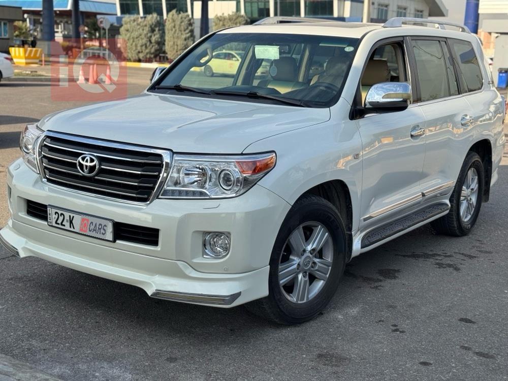 تۆیۆتا لاند کروزەر